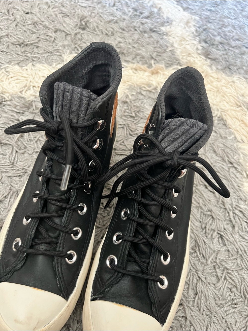 Converse Chuck Taylor Women's Black Leather Lugged  Gore-Tex High-Top Sneakers - Picture 15 of 15